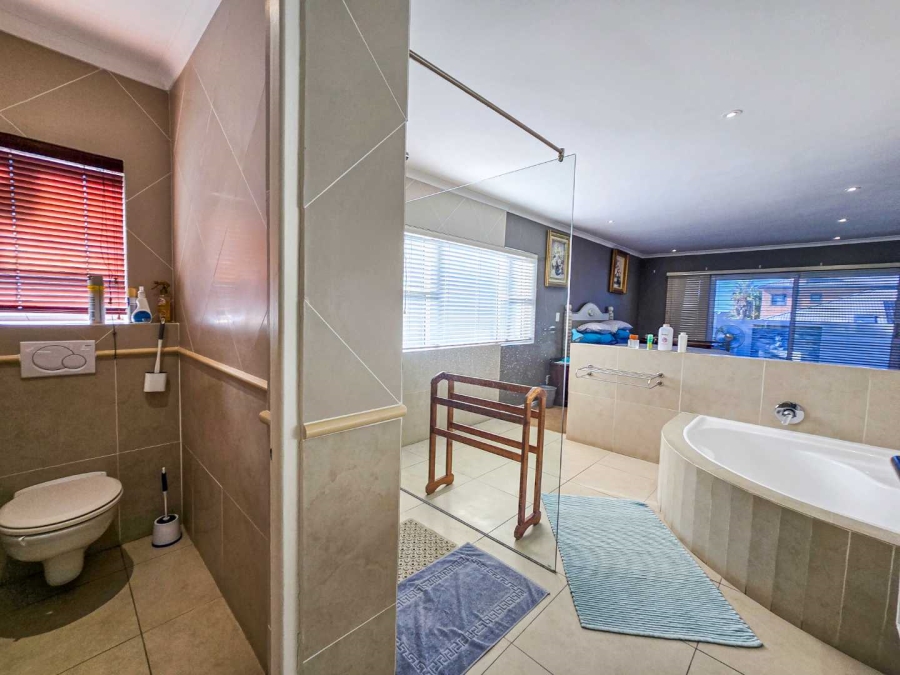 3 Bedroom Property for Sale in Stilbaai Wes Western Cape